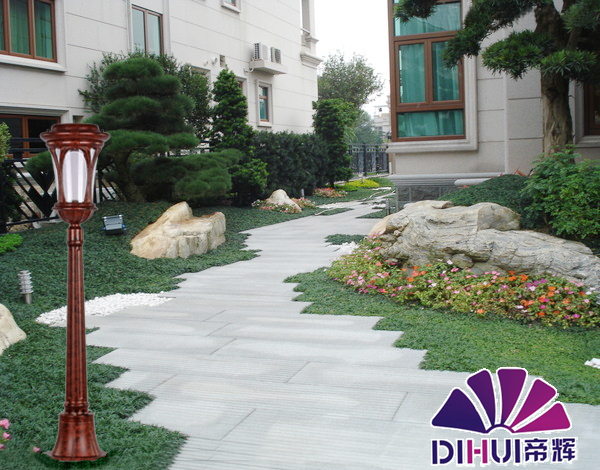 經(jīng)濟(jì)、環(huán)保、實(shí)用、時(shí)尚，太陽能戶外燈主導(dǎo)未來黑夜